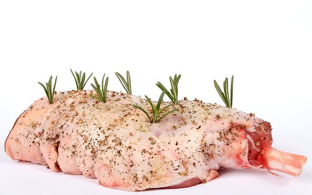 Quelles herbes accompagnent les côtelettes de veau ?