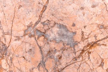 Comment peindre les murs d'une douche en céramique