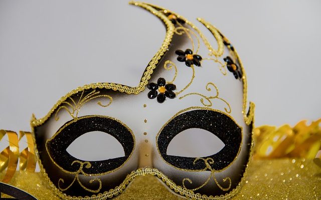 Comment s'habiller pour une fête masquée