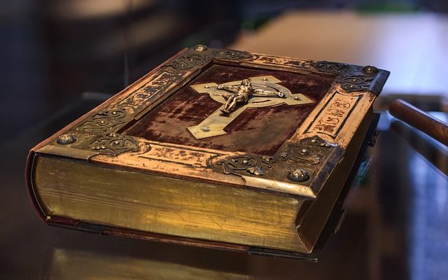 Comment trouver la valeur d'une bible antique