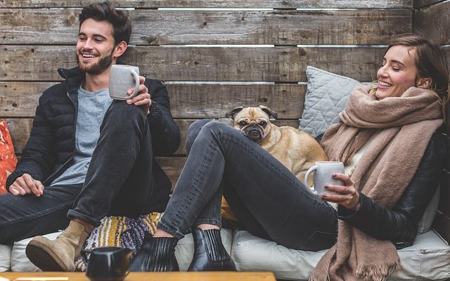 Idées pour une soirée romantique à la maison pour lui