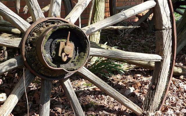 Comment faire des roues de chariot de chariot de moyeu en bois