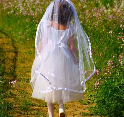 Comment composer une lettre à un enfant pour sa première communion ?