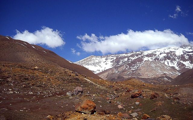 Comment construire une montagne en plâtre de Paris ?