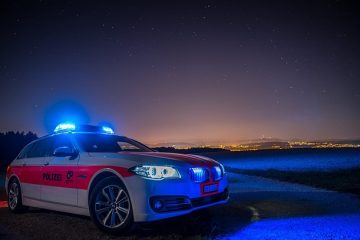 Comment façonner une voiture de police à partir de Cupcakes