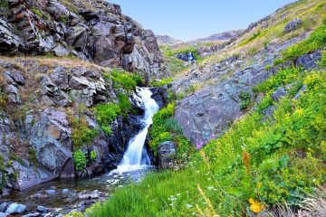 Comment faire une fausse chute d'eau pour une fête à l'intérieur ?