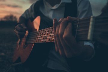 Comment finir une guitare avec de la laque