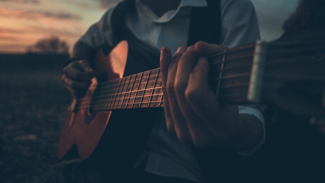 Comment finir une guitare avec de la laque