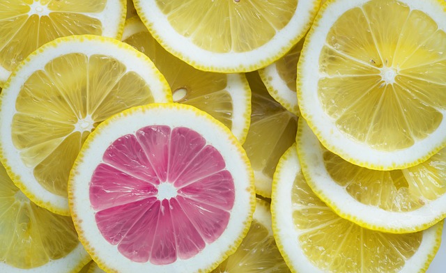 Cures naturelles pour la toux à reflux acide et la bosse dans la gorge.