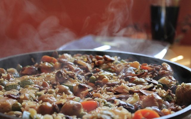 Comment assaisonner une poêle à paella