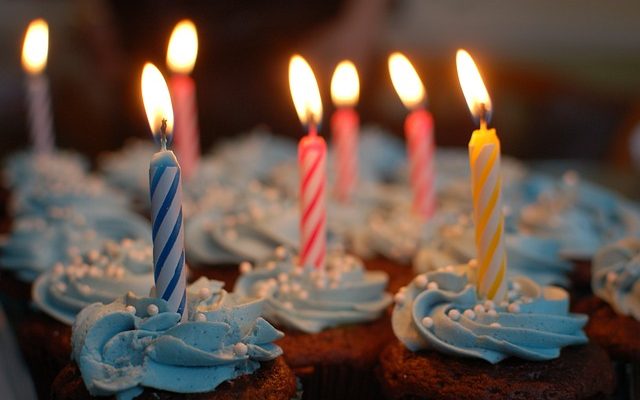 Comment décorer un gâteau pour un 60e anniversaire de naissance ?