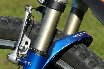 Comment réparer une fourche de bicyclette de montagne