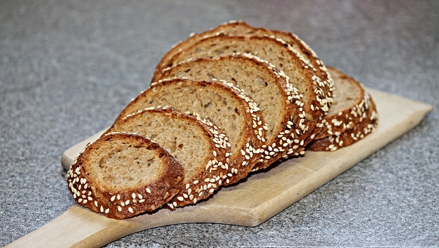 Comment faire du pain aux céréales germées