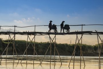 Instructions sur la construction d'un pont en papier