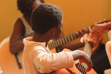 Les avantages de la musique de fond dans les classes de l'élémentaire