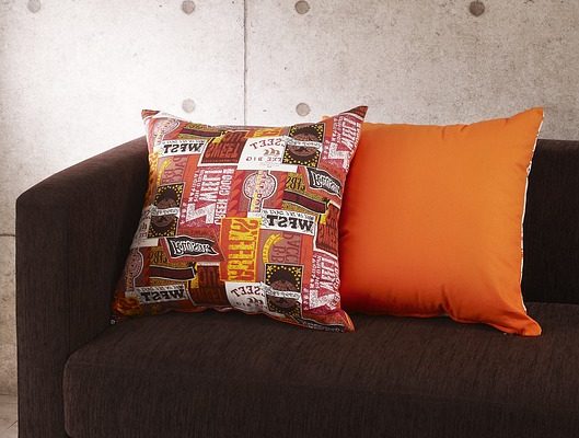 Comment fabriquer une housse de coussin de boîte pour chaises