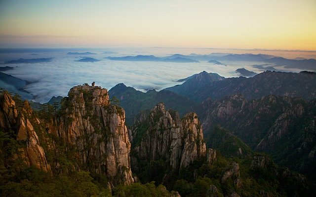 À quelle distance de la porte une zone fumeur devrait-elle être ?