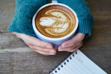 Comment enlever les taches de café des pages d'un livre