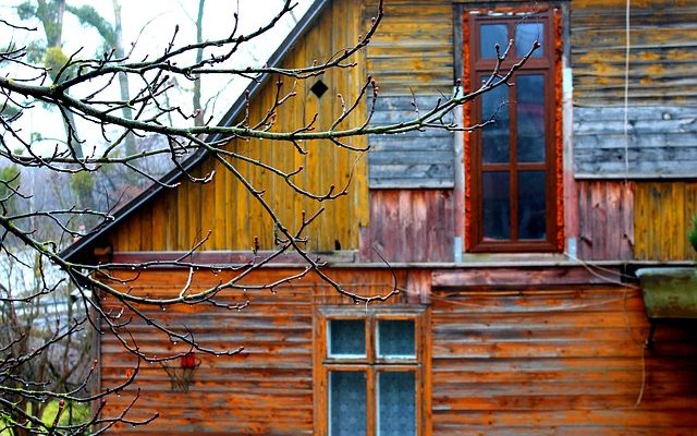 Comment faire en sorte que l'eau de pluie s'écoule loin de votre maison