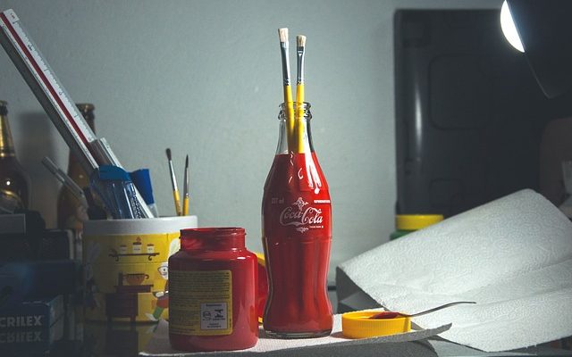 Artisanat pour enfants avec des bouteilles de lait