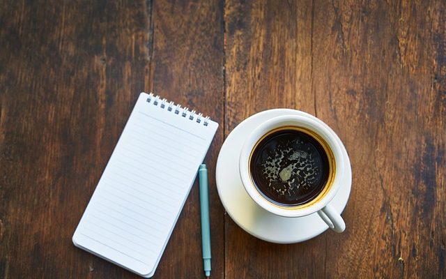 Comment enlever l'encre de stylo du papier à l'aide de l'acétone