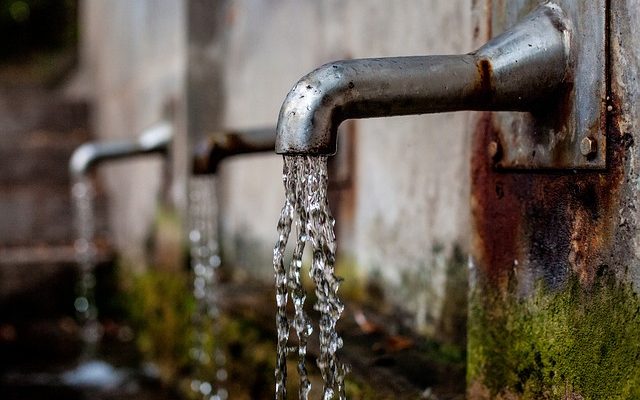 Quelle est la taille de la ligne d'eau courante sous un évier ?