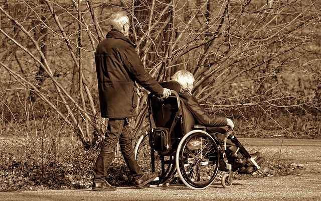 Comment passer d'une chaise roulante à une chaise roulante