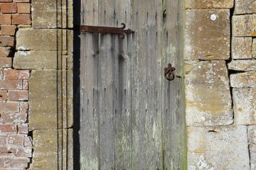 Comment monter une charnière de portillon