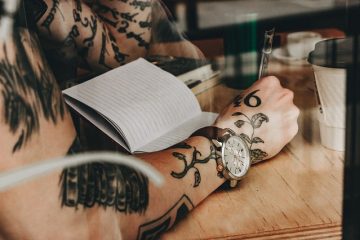 Les risques des tatouages du poignet