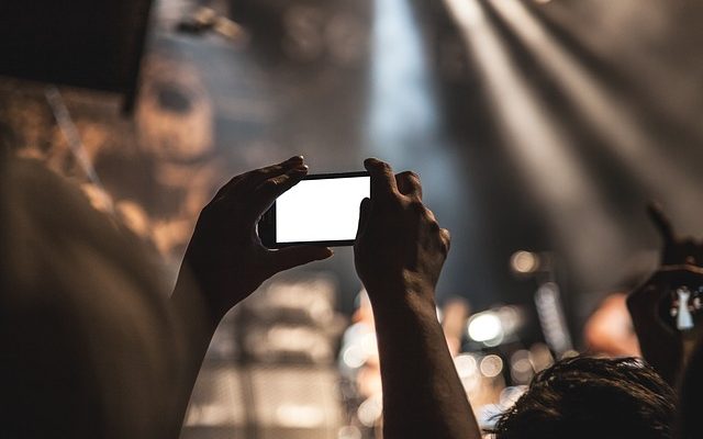 Comment charger la batterie d'un appareil photo Polaroid 600 Land Camera