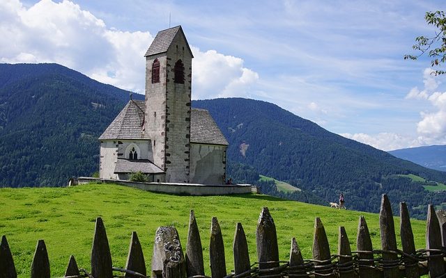 Différents modèles de marches pour une porte d'entrée